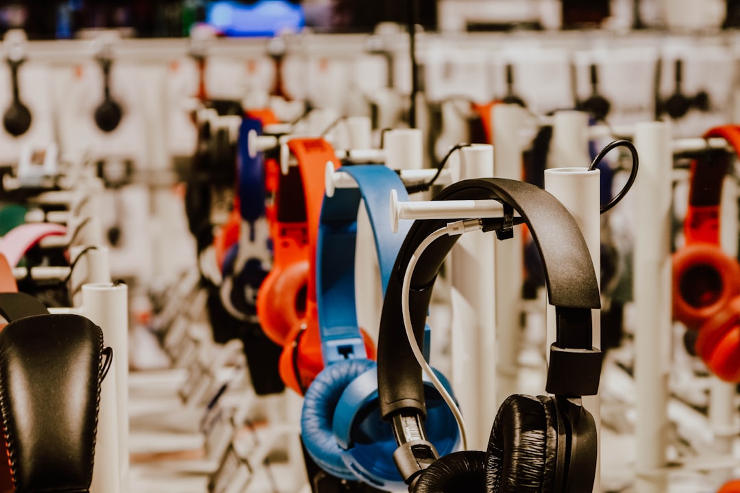 Choosing headphones shopping technology comparison