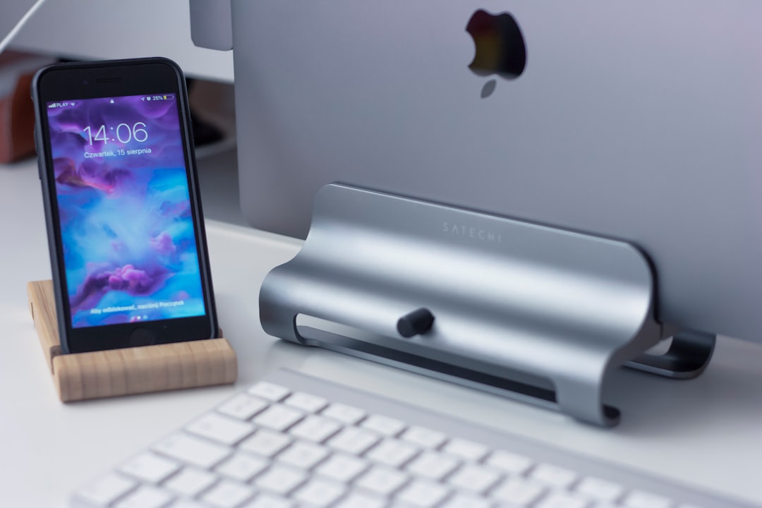 USB-C hub and docking station connectivity for monitors