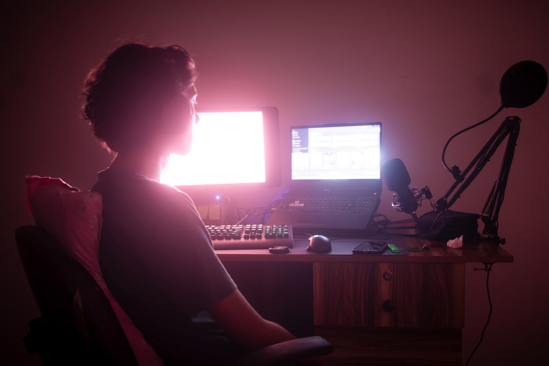 dual monitor computer screens