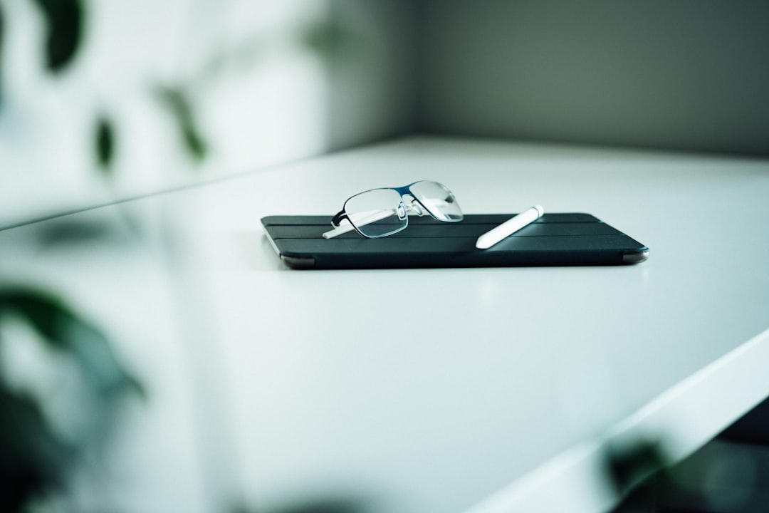 Wireless charging dock for smart glasses on desk