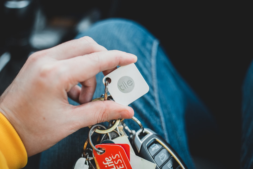 Small tracking device with keychain