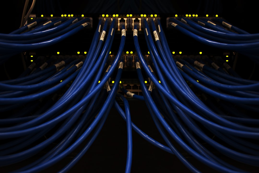 Ethernet switch wiring for a reliable local network